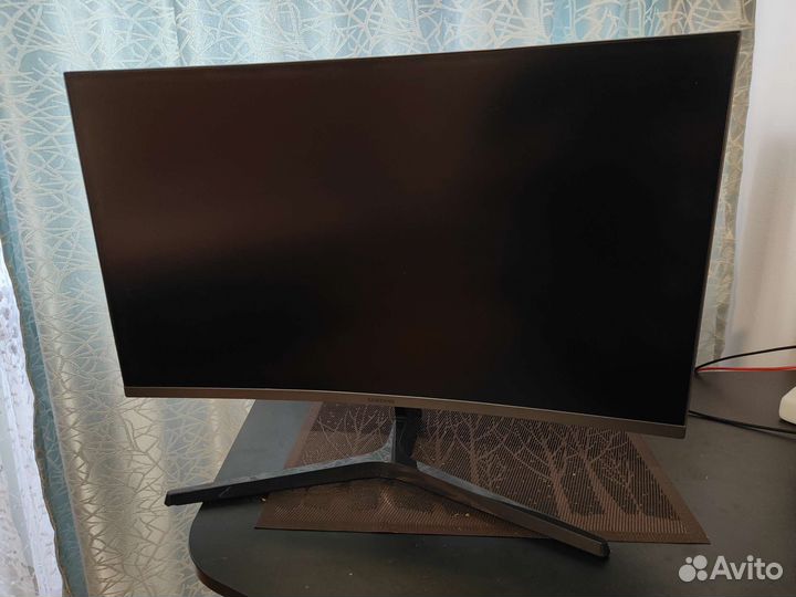 Монитор Samsung 27