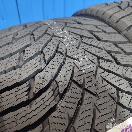 Tourador Ice Star TSW1 245/40 R19 и 275/35 R19