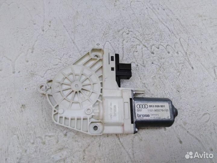 Моторчик переднего левого стеклоподъемника Skoda Superb 2 3T