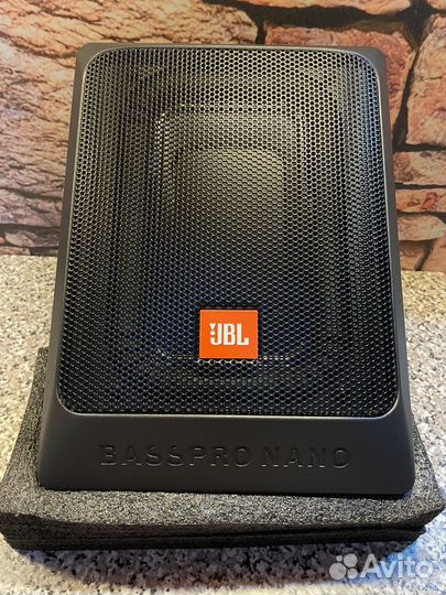 Активный сабвуфер под сиденья от JBL JB-6 200W