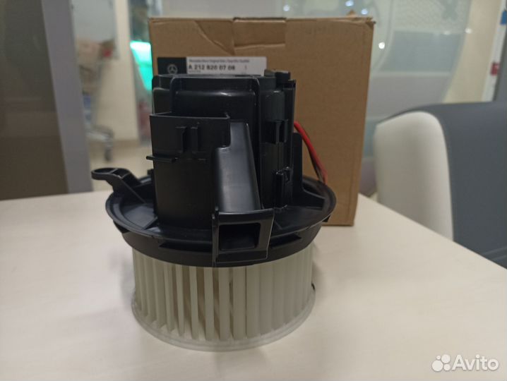 Вентилятор печки Mercedes A2128200708