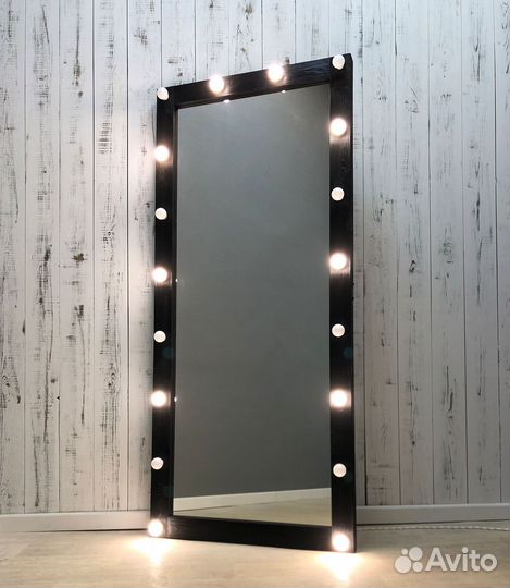 Гримерное зеркало с подсветкой