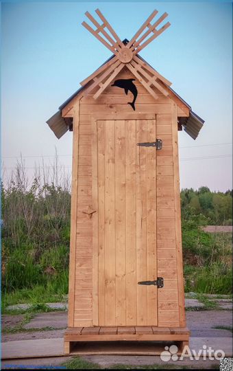 Уличный туалет деревянный