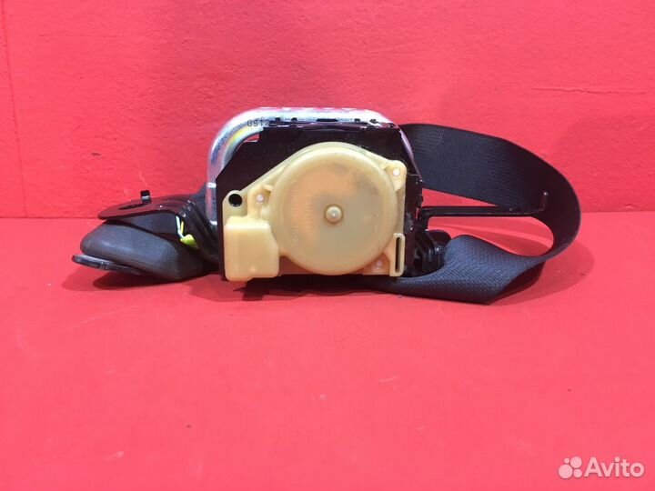 Ремень безопасности передний правый Nissan