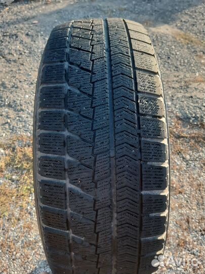 Bridgestone Blizzak VRX 215/65 R16