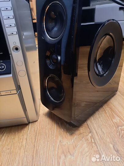 Музыкальный центр