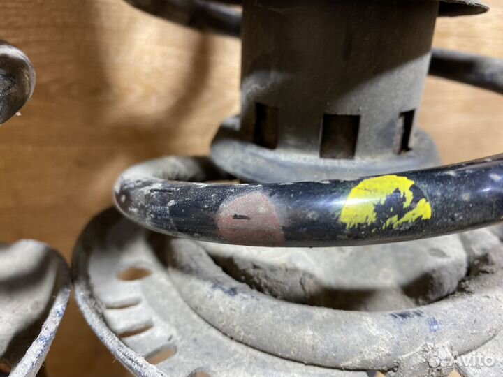 Комплект передних стоек Volkswagen Polo 4 ST194