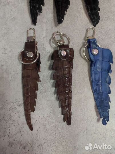 Брелок хвост крокодила