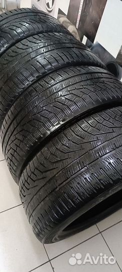 Hankook Winter I'Cept Evo2 W320 245/45 R19 и 275/40 R19 105V