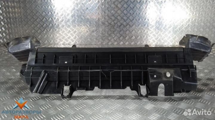 Воздуховод (дефлектор) радиатора Mercedes-Benz