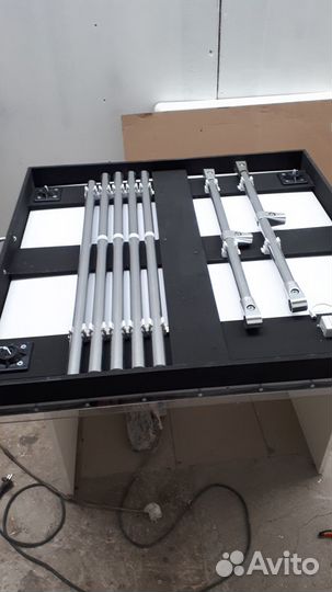 Новая модель стола для пирамиды шампанского