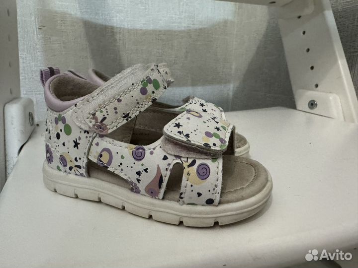 Сандалии для девочки