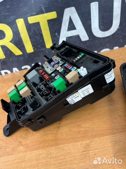 Блок предохранителей под капот Kia Quoris 1 G8BE