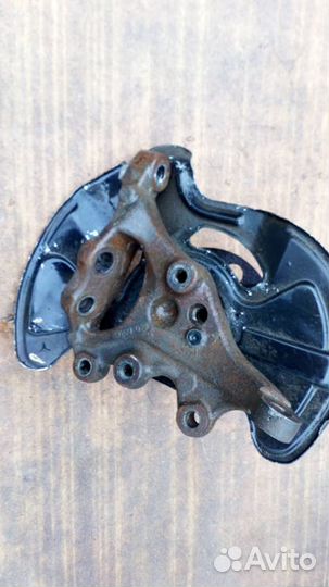 Кулак поворотный передний Mercedes-Benz W203