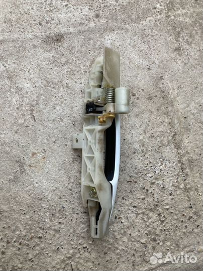 Kia rio 3 ручка задней левой двери белая