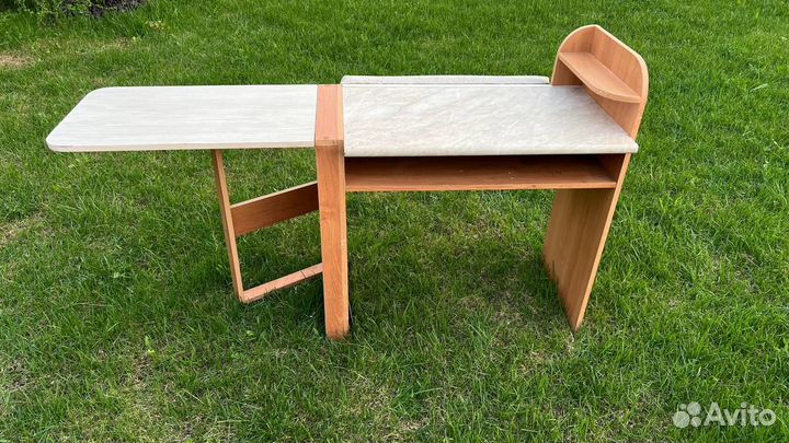 Столик для маникюра складной