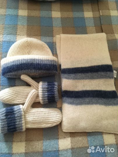 Шапки, шарфы, платок-паутинка