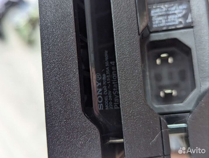 Приставка Sony PlayStation 4 pro 1tb / 2 геймпада