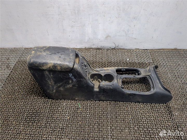 Консоль салона Jeep Liberty, 2002