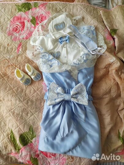 Нарядный конверт на выписку для мальчика