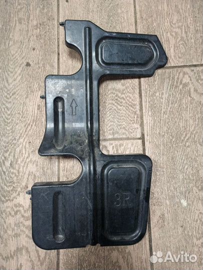 Дефлектор радиатора Toyota Corolla 53293-02140