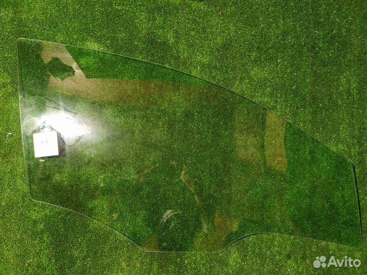 Стекло дверное переднее правое Hyundai Solaris