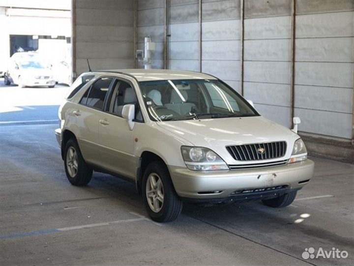 Крепление двери переднее левое Toyota Harrier