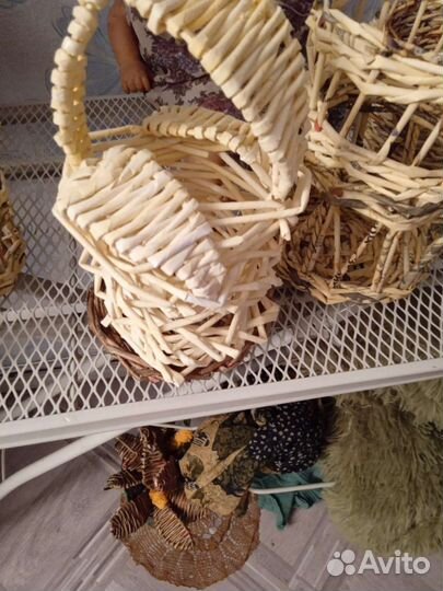 Корзина плетеная из бумажной лозы