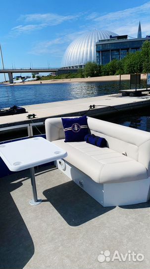 Катер понтонный