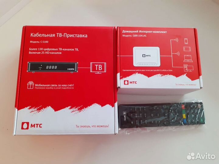 Кабельная тв приставка и роутер