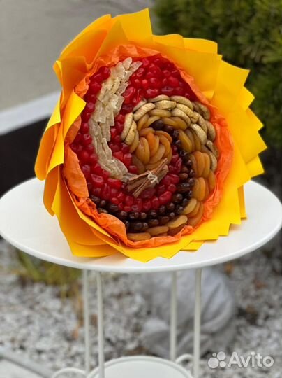 Букет из орехов и сухофруктов Съедобный букет