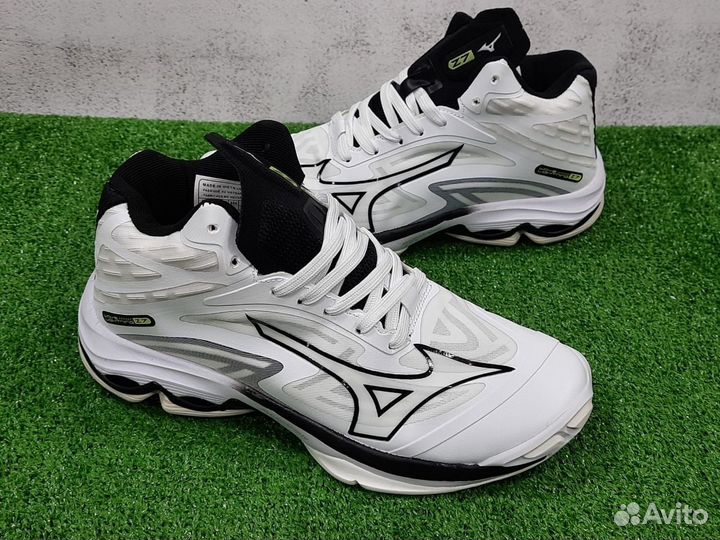 Кроссовки мужские волейбольные Mizuno