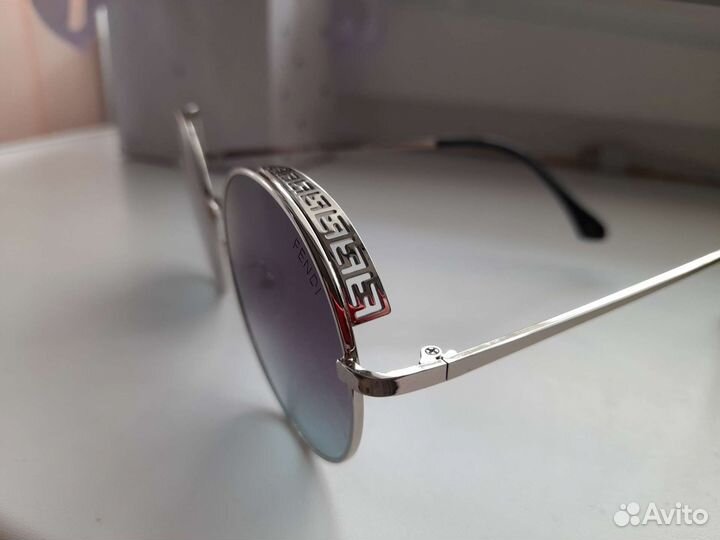 Солнцезащитные очки