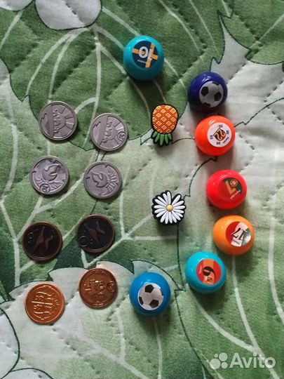 Монеты, мячики пятерочка и клиперсы дикси