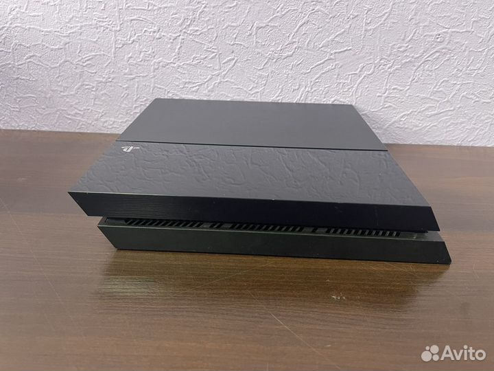 Sony PS4 1TB+2 джойстика+игры