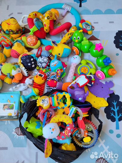 Детские игрушки пакетом 0+
