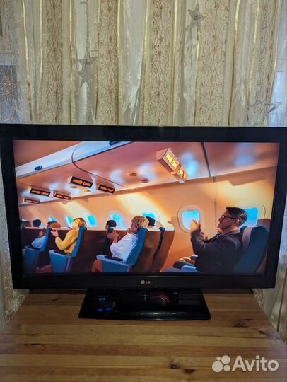 Телевизор LG 43LD555 + SMART тв приставка