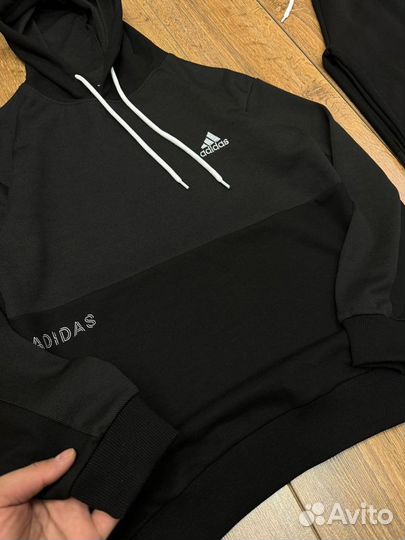 Спортивные костюм adidas