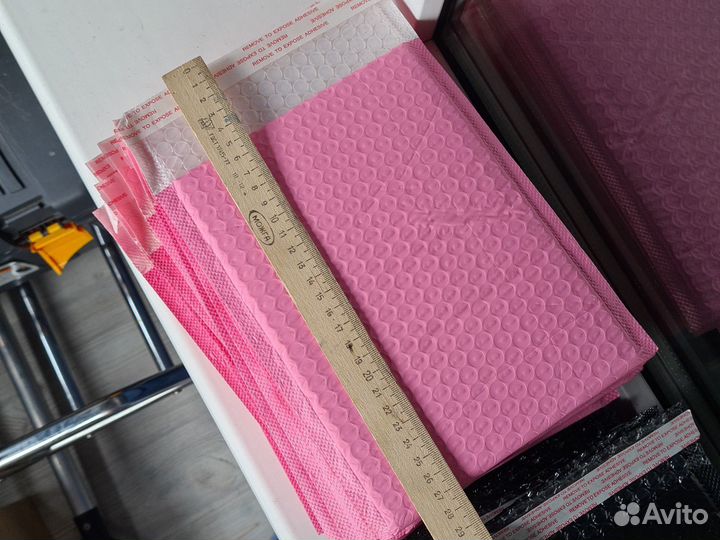 Почтовые пакеты с липким краем