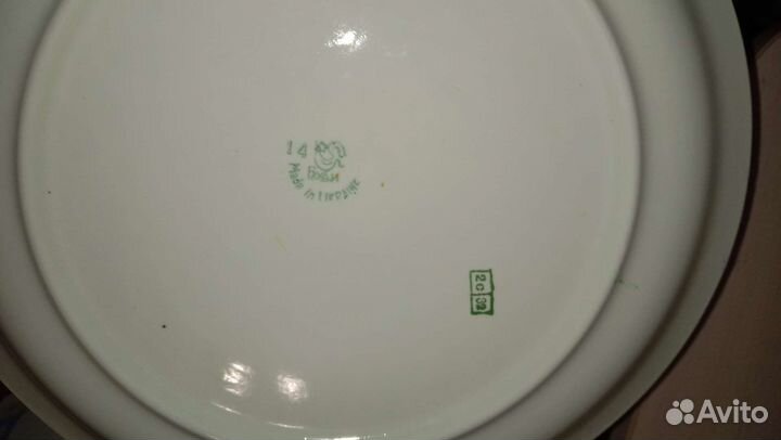 Фаянсовая тарелка декоративная