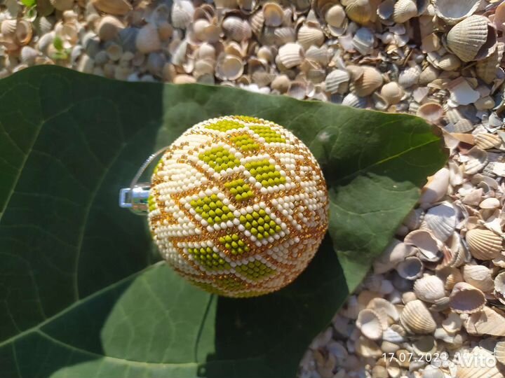 Шар Ёлочный из бисера ручной работы