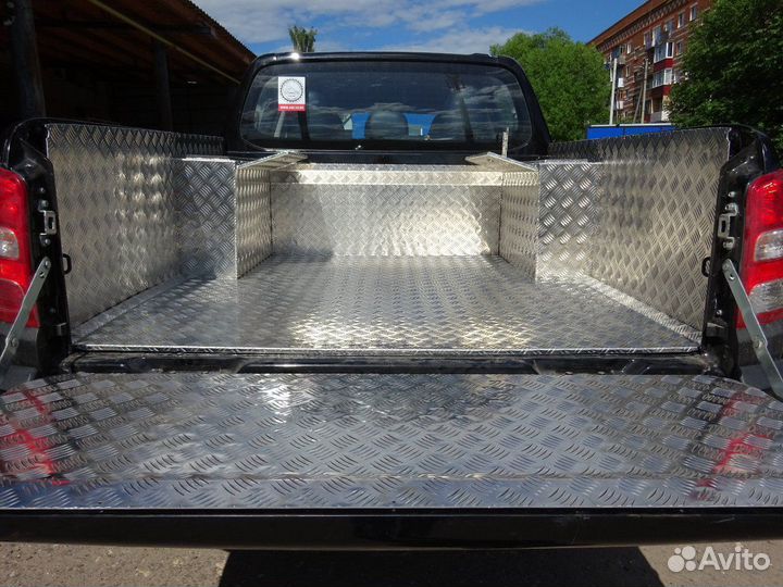 Обшивка кузова mitsubishi L200 не крашенный