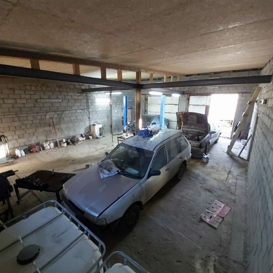 Продам Бокс 400м²