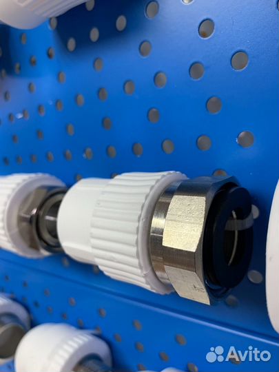 PP-R Муфта с накидной гайкой Белая 25-3/4