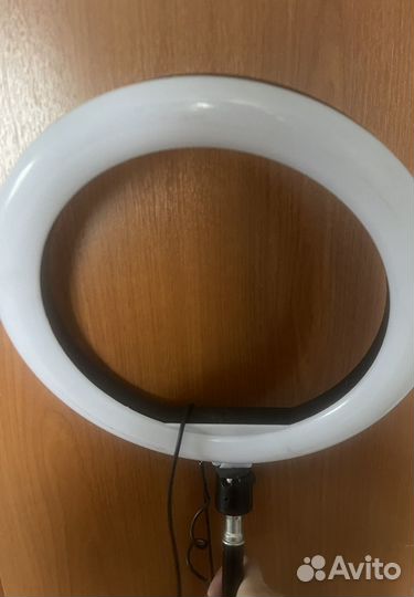 Кольцевая лампа со штативом