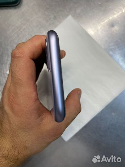 Телефон iPhone 11 128 gb