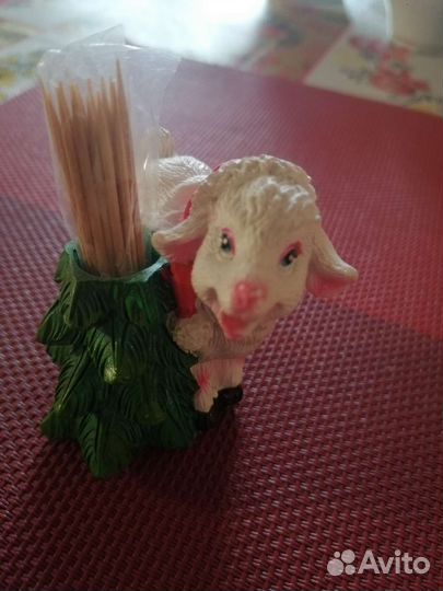 Красивая козочка для зубочисток