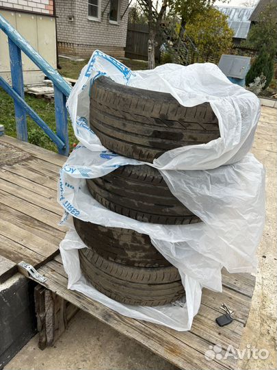 Bridgestone Turanza T001 215/55 R17