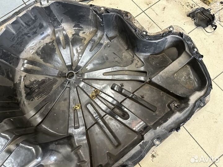 Ниша запасного колеса пол багажника Меган 2