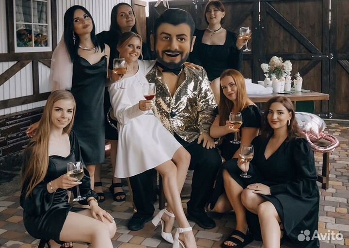 Поздравление от Супер Жорика. Ростовая кукла